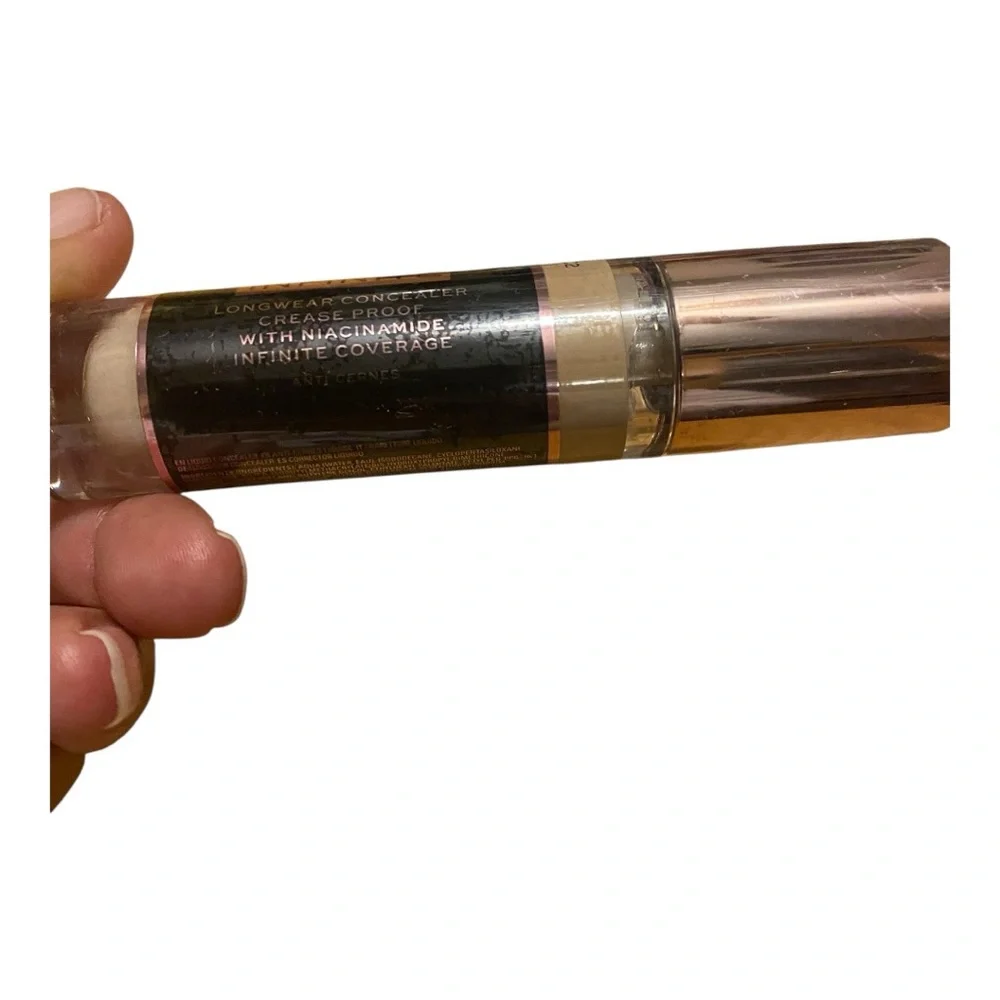 Revolution Conceal & Define Infinite Concealer - C2